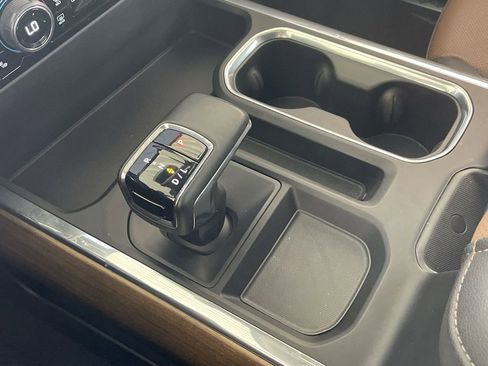 Used 2023 Chevrolet Silverado 1500 High Country w/ Z71 Off-Road Package image 16