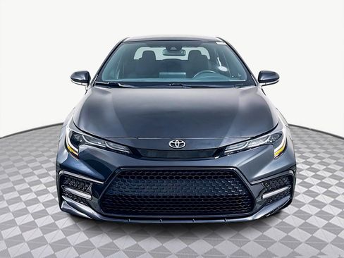 Used 2022 Toyota Corolla SE image 2