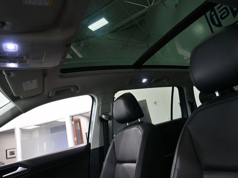 Used 2018 Volkswagen Tiguan SE w/ Panoramic Sunroof Package AWD/4WD image 28