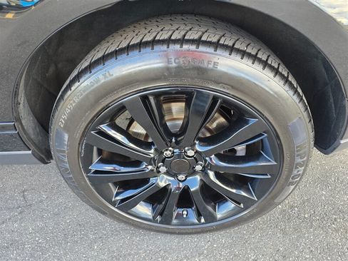 Used 2016 Land Rover Range Rover Supercharged AWD/4WD image 30