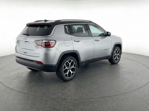 Used 2025 Jeep Compass Limited image 9