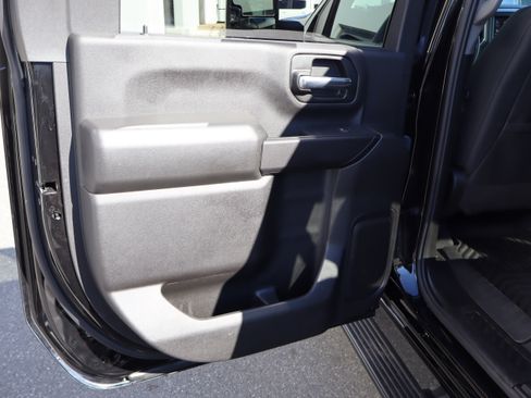 Certified 2024 Chevrolet Silverado 2500 Custom w/ Custom Value Package image 31