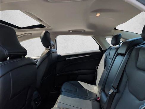 Used 2018 Ford Fusion Titanium AWD/4WD image 16