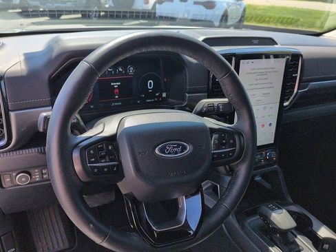 Used 2024 Ford Ranger Lariat w/ FX4 Off-Road Package AWD/4WD image 9