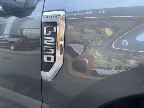 Used 2017 Ford F250 Lariat w/ Lariat Ultimate Package image 8