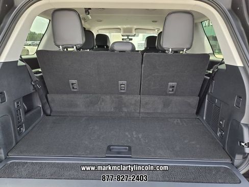 New 2027 Lincoln Navigator Premiere RWD image 13