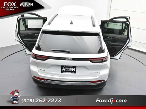New 2025 Jeep Grand Cherokee Laredo X w/ Luxury Tech Group I image 31