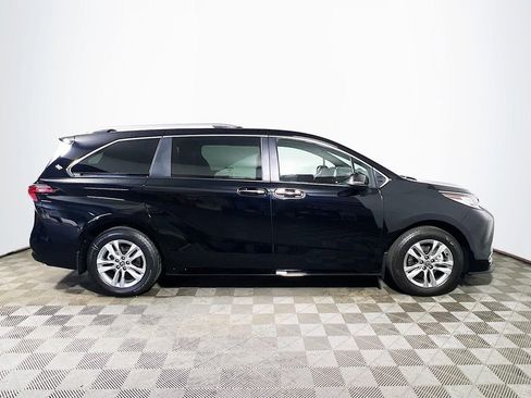 New 2026 Toyota Sienna Limited AWD/4WD image 9