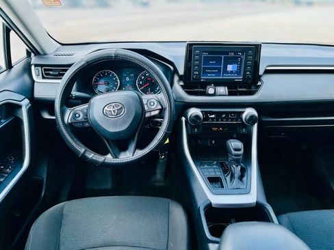 Used 2022 Toyota RAV4 LE image 12