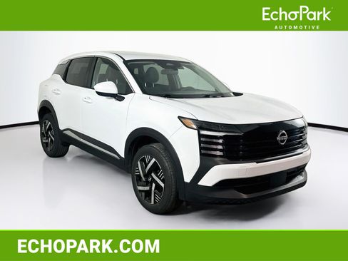 Used 2025 Nissan Kicks SV FWD image 1