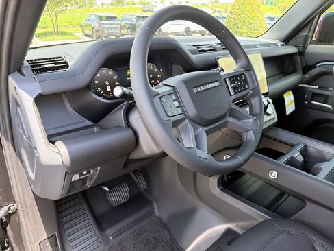 New 2026 Land Rover Defender 110 X-Dynamic SE AWD/4WD image 20