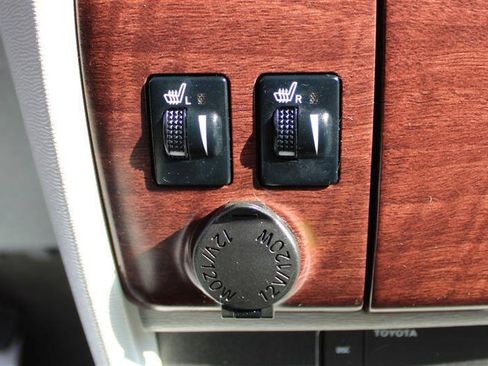 Used 2013 Toyota Sienna XLE w/ Entertainment Pkg FWD image 22