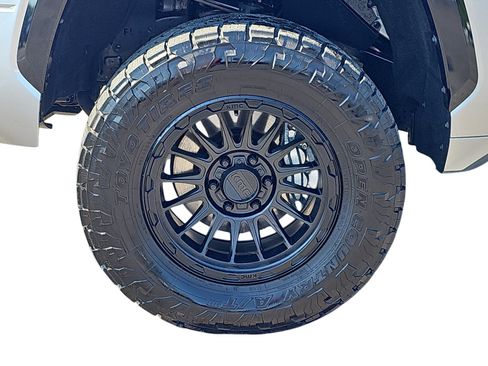 Used 2024 Toyota Tundra Platinum w/ TRD Off-Road Package AWD/4WD image 28