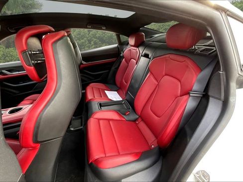 Used 2020 Porsche Taycan 4S image 22