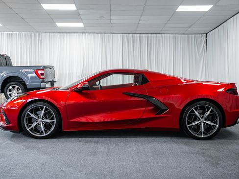 Used 2023 Chevrolet Corvette Stingray Premium Conv w/ Battery Protection Package RWD image 4