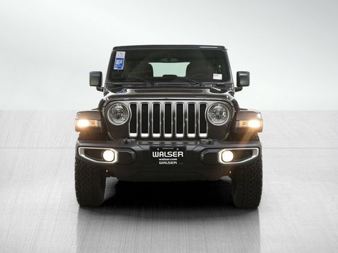 Used 2019 Jeep Wrangler Unlimited Sahara w/ Uconnect 4C Nav & Sound Group AWD/4WD image 8
