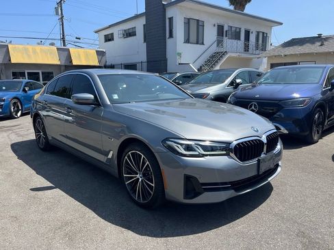 Used 2023 BMW 530e w/ Convenience Package RWD image 5