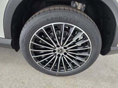 New 2026 Mercedes-Benz GLC 300 image 12