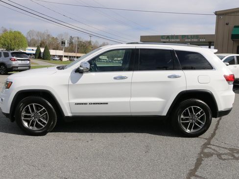 Used 2021 Jeep Grand Cherokee Limited w/ Premium Lighting Group image 2