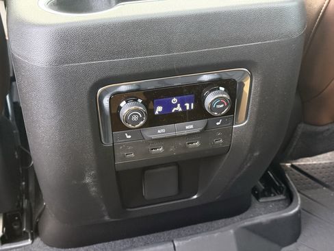 New 2025 Chevrolet Tahoe High Country AWD/4WD image 17