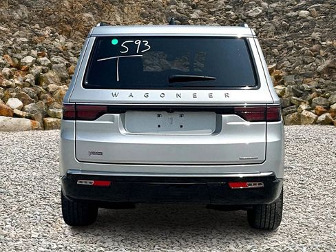 Used 2024 Jeep Wagoneer Series III image 4