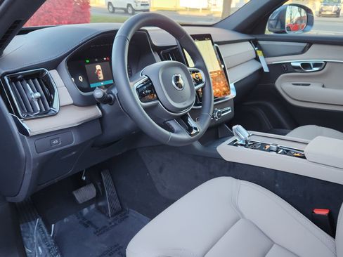 New 2026 Volvo XC90 B6 Plus w/ Protection Package Premier image 6