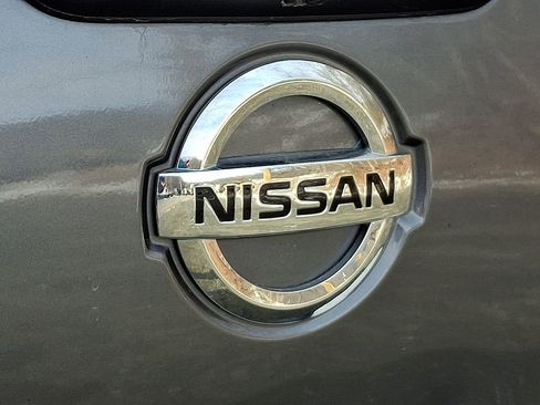 Used 2021 Nissan Titan SV w/ SV Convenience Package image 29