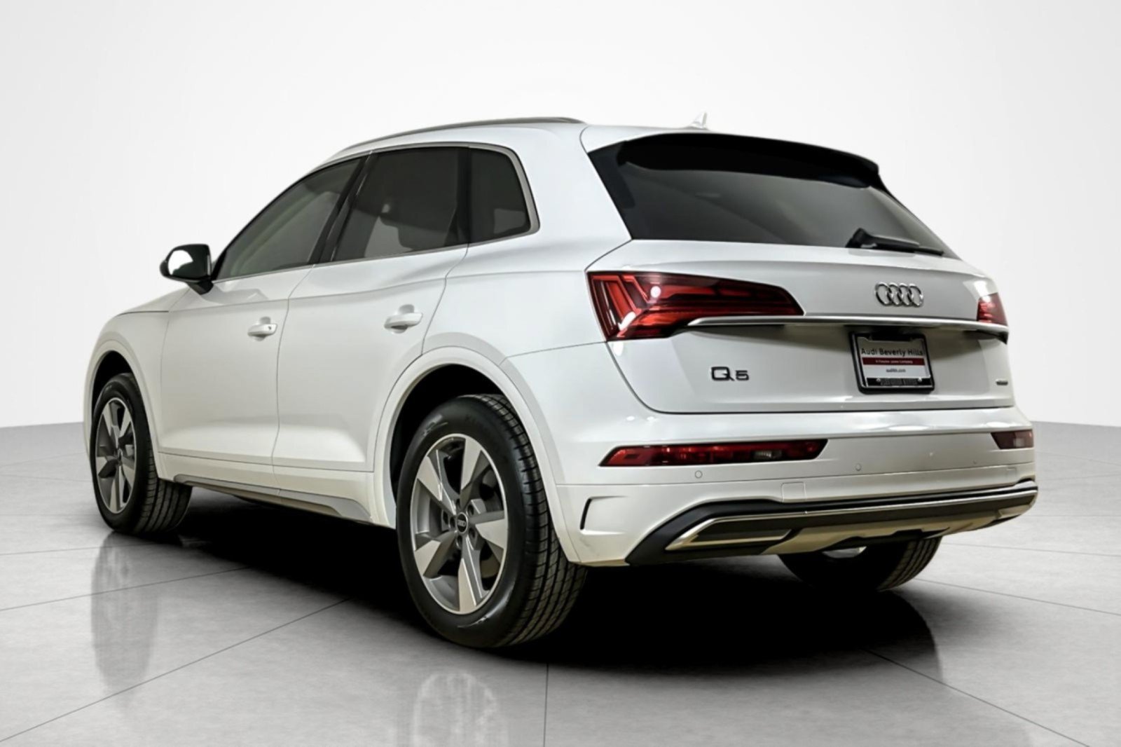 Used 2023 Audi Q5 2.0T Premium AWD/4WD image 3
