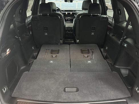 New 2026 Jeep Grand Cherokee L Limited w/ Luxury Tech Group II image 37