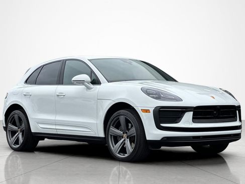 Used 2023 Porsche Macan AWD/4WD image 7