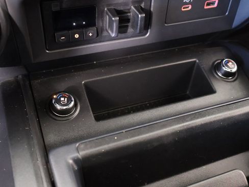 Used 2023 Nissan Titan PRO-4X w/ Pro-4x Convenience Package image 9