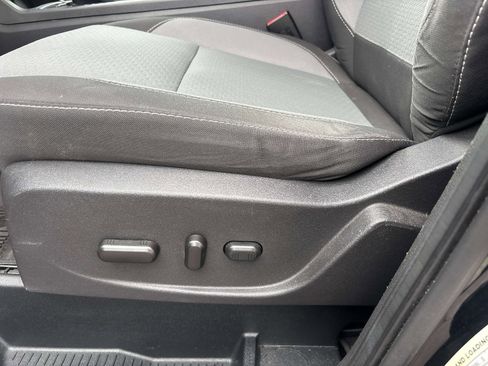 Used 2018 Ford Escape SE w/ SE Sync 3 Package image 32