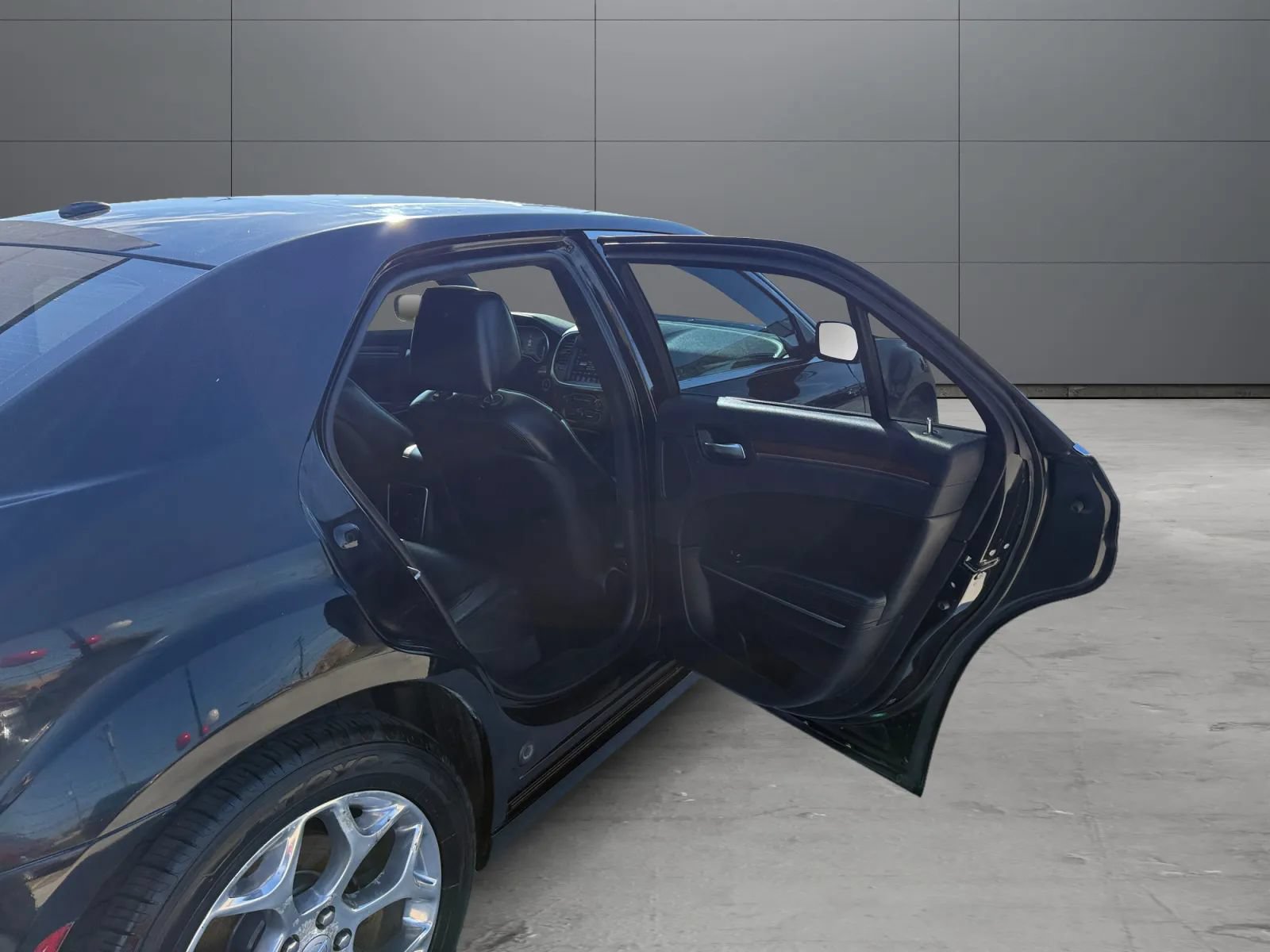 Used 2017 Chrysler 300 C Platinum AWD/4WD image 20