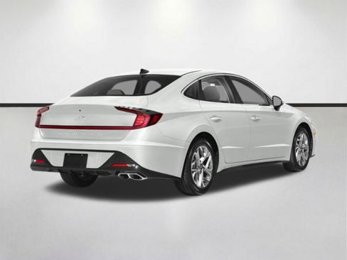 Used 2023 Hyundai Sonata SEL FWD image 2