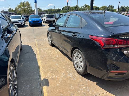 Used 2019 Hyundai Accent SE FWD image 4