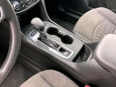 Used 2023 Chevrolet Equinox LT w/ LPO, Floor Liner Package image 16