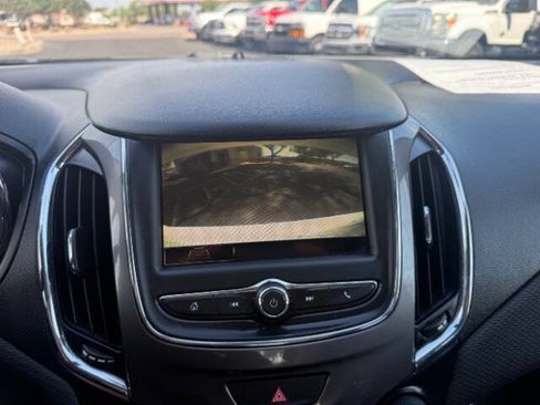 Used 2019 Chevrolet Cruze LS FWD image 18