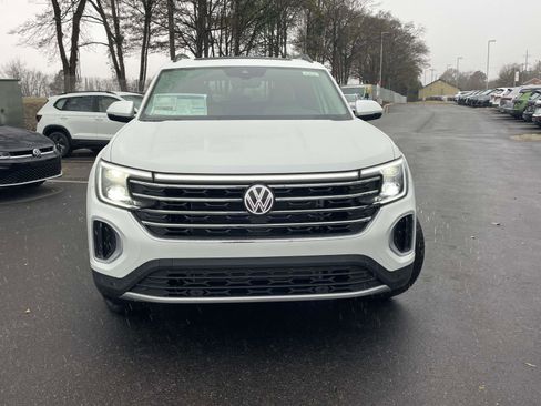 New 2026 Volkswagen Atlas SE image 2