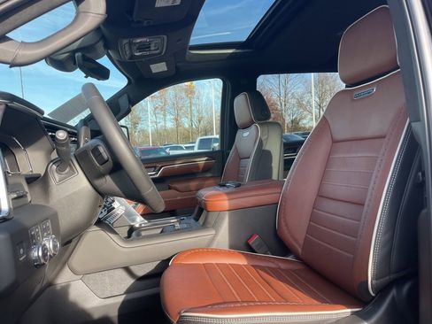 Used 2025 GMC Sierra 3500 Denali Ultimate image 10