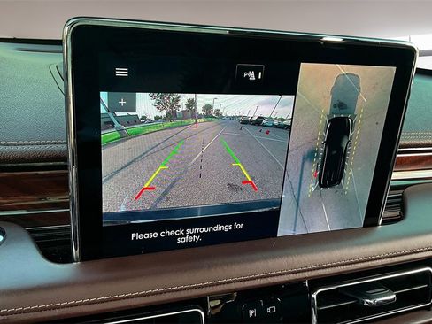 Used 2023 Lincoln Aviator Black Label w/ Dynamic Handling Package image 23