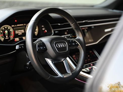 Used 2021 Audi Q8 Premium Plus w/ Premium Plus Package image 29