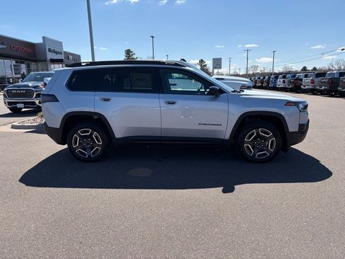 New 2026 Jeep Cherokee Laredo AWD/4WD image 2