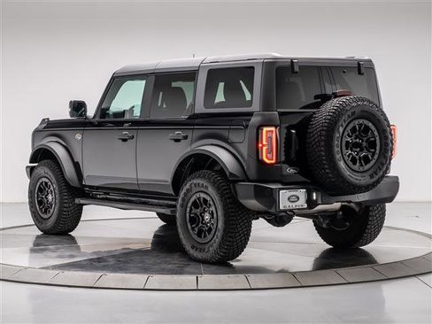 Used 2023 Ford Bronco Wildtrak image 3