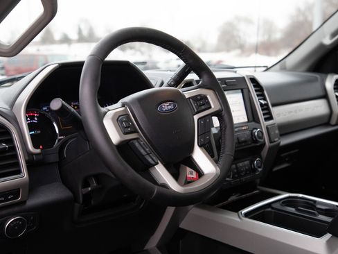 Used 2019 Ford F350 Lariat image 25