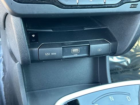 Used 2022 Kia Niro EX w/ Cold Weather Package image 27