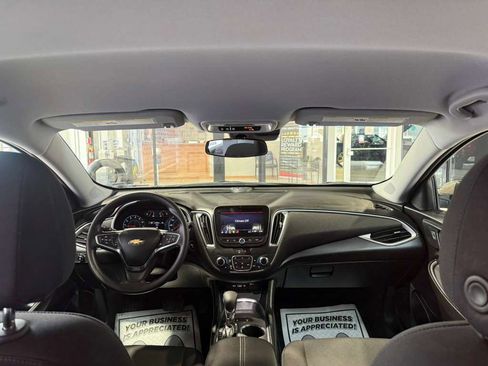 Used 2025 Chevrolet Malibu LT image 22