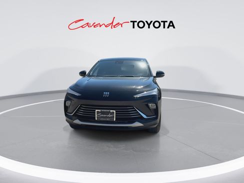 Used 2025 Buick Envista Preferred image 3