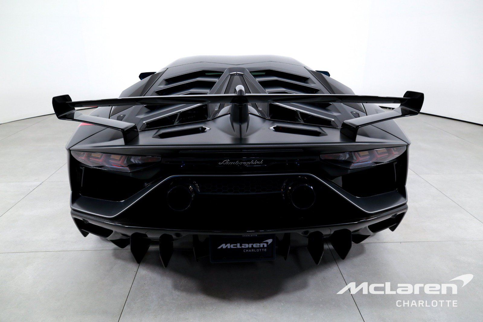 Used 2020 Lamborghini Aventador SVJ AWD/4WD image 8
