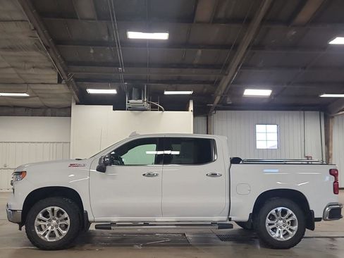Used 2025 Chevrolet Silverado 1500 LTZ image 2