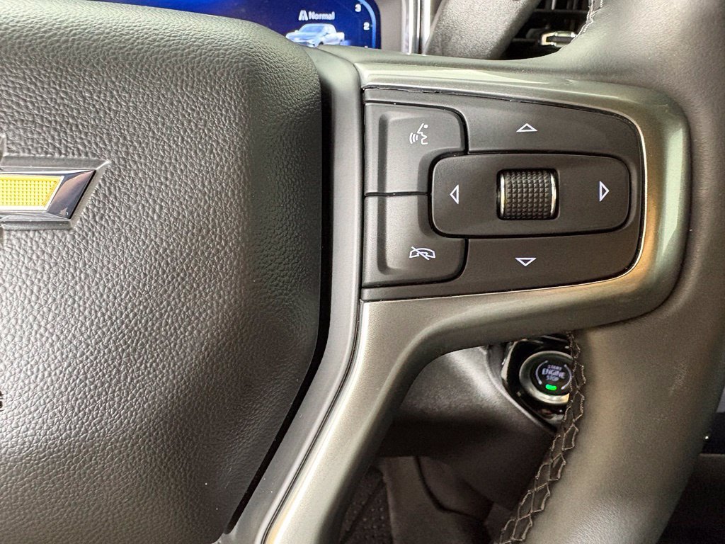 Used 2025 Chevrolet Silverado 1500 LT w/ LPO, Dark Essentials Package RWD image 27